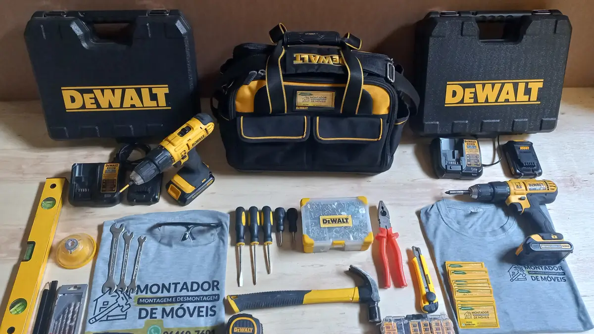 Ferramentas utilizadas para desmontagem de móveis no Rio de Janeiro