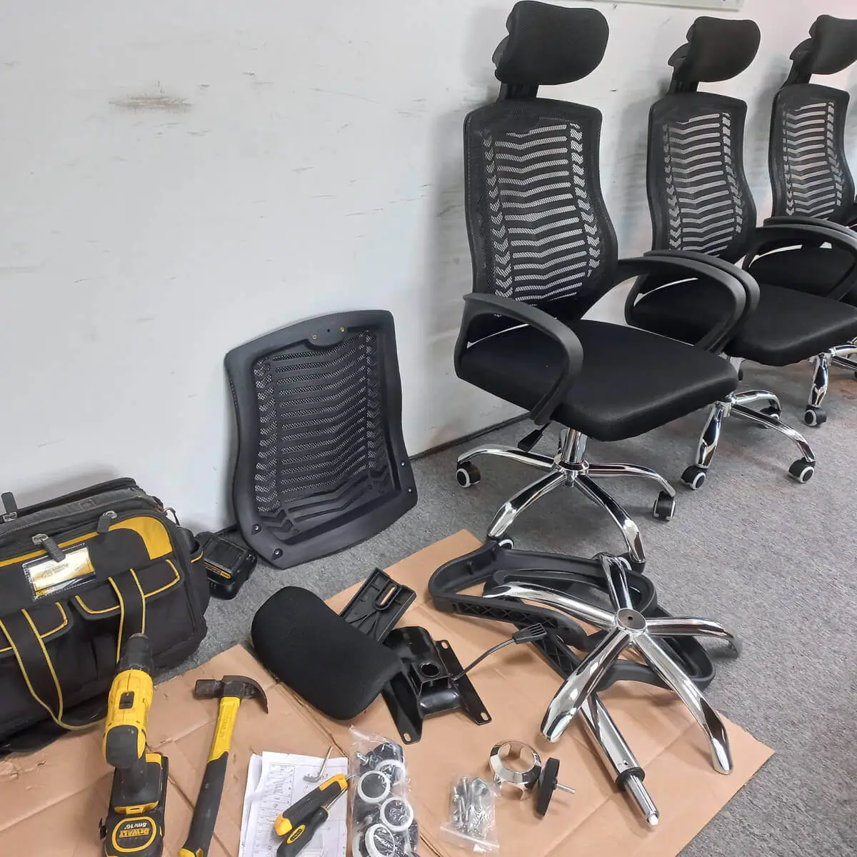 Montagem de cadeira de escritório em Botafogo realizada por montador de móveis profissional no Rio de Janeiro.