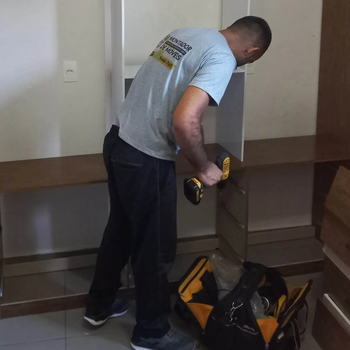 desmontagem de guarda roupa em vila valqueire rj por montador de móveis