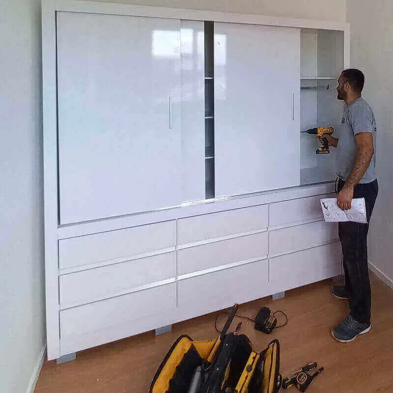 montagem de guarda roupa 3 portas e 9 gavetas em campo grande rj por montador de móveis