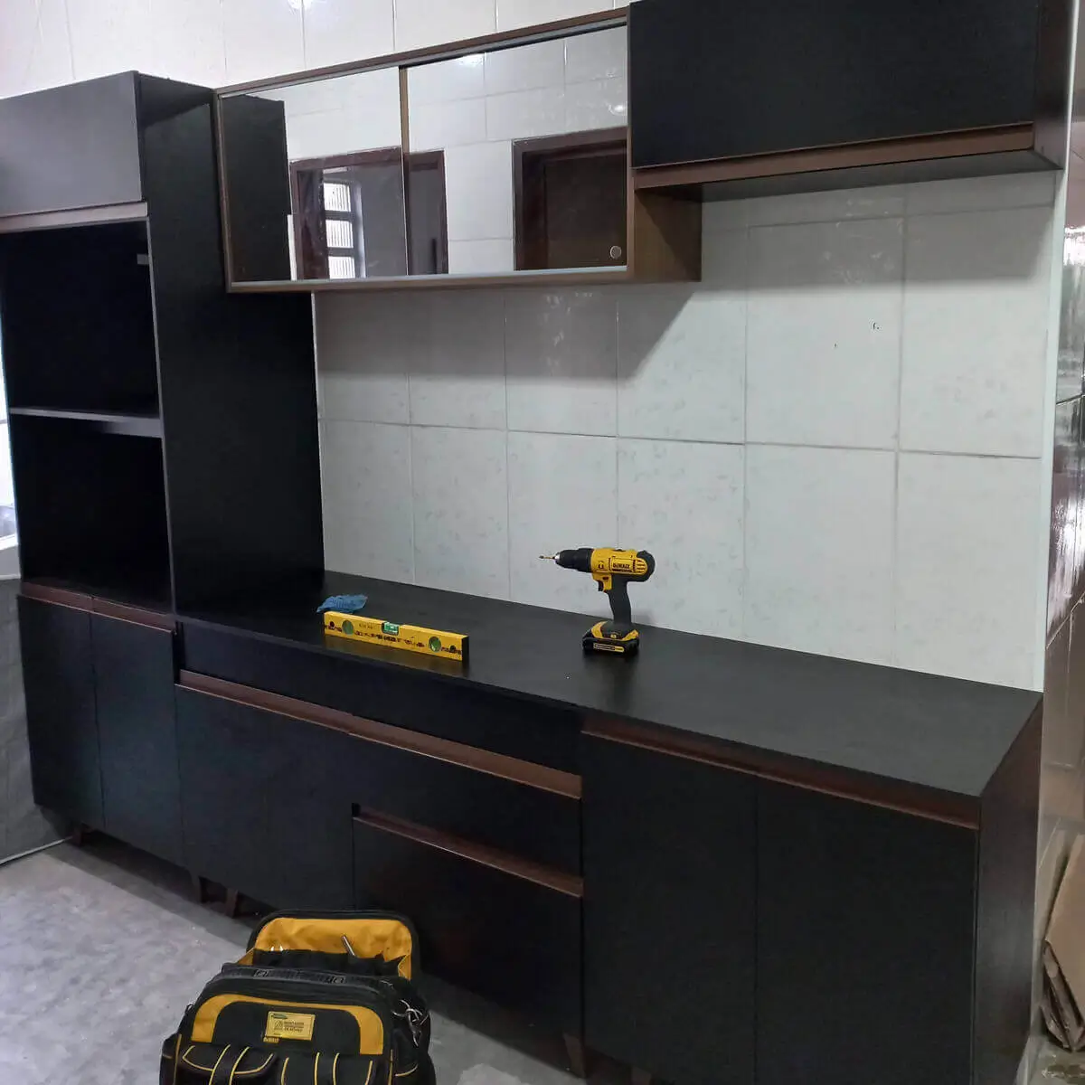 Montagem e instalação de armário de cozinha no Maracanã por montador profissional