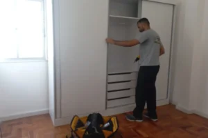 Montagem correta de móveis evitando folga com o tempo