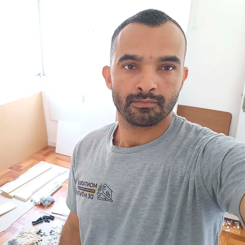 Montador de Móveis Profissional no Rio de Janeiro realizando montagem de móveis com qualidade e confiança.