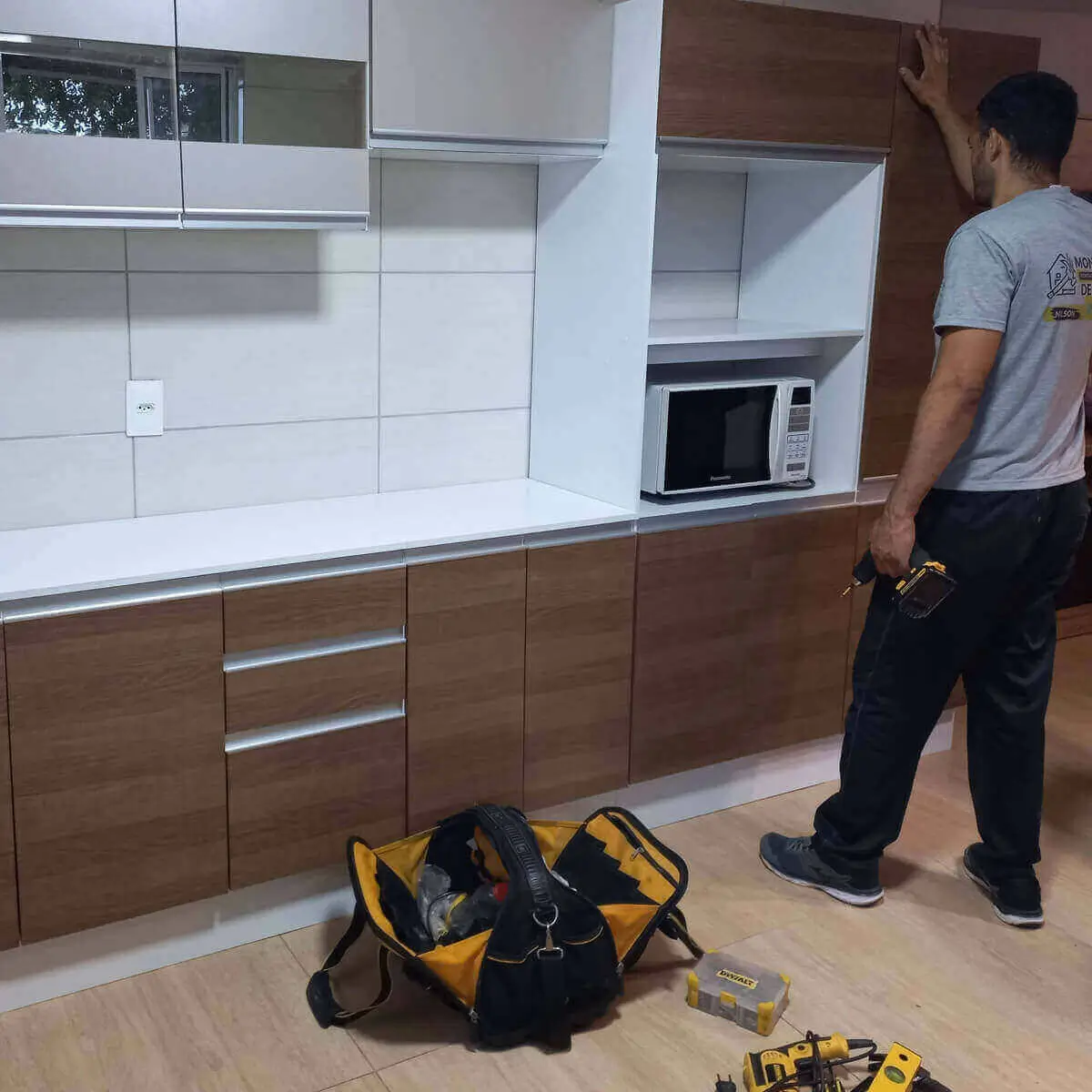 Serviço de desmontagem de armário de cozinha no Rio de Janeiro com rapidez e organização