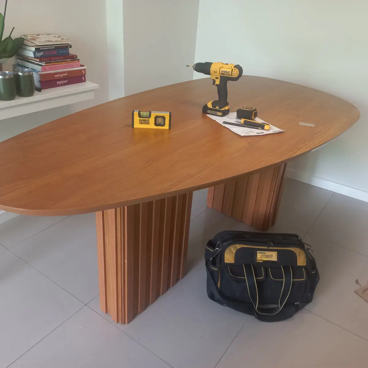 Montagem de mesa para sala de jantar na Barra da Tijuca RJ