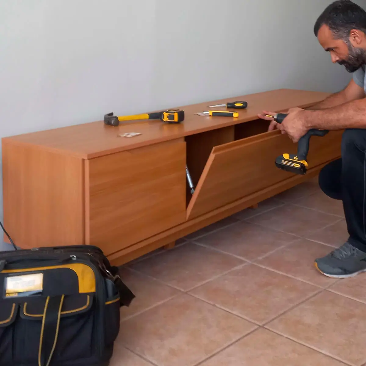 Montagem de rack para TV em Campo Grande RJ com atendimento profissional.